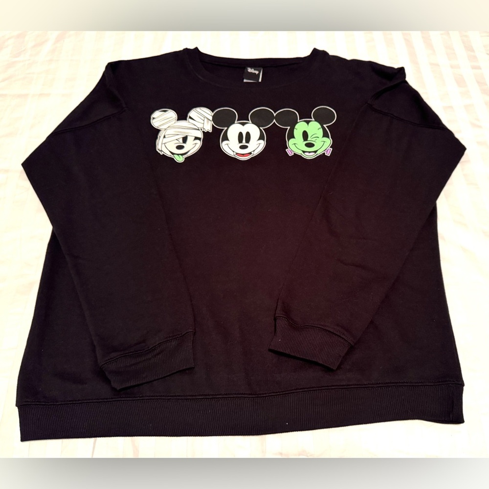 LAST CHANCE Mickey Mouse Halloween Sweatshirt